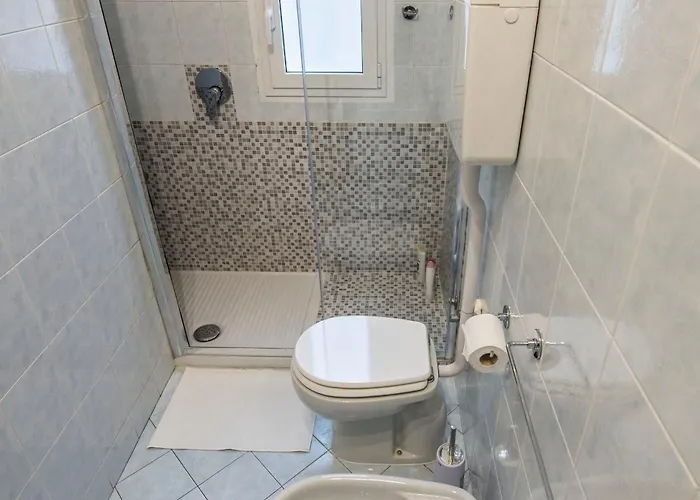 Queen Veronique * Bolonia