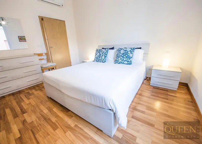 Queen Veronique Bologna