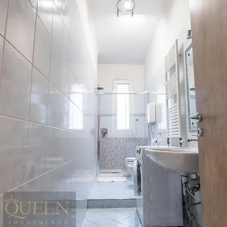 Queen Veronique * Bolonia