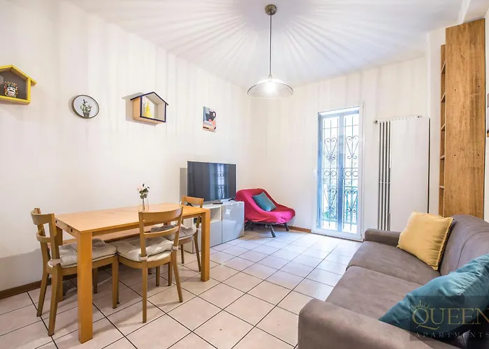 Queen Veronique Boloňa